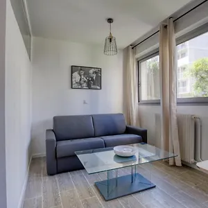  Appartement Charming In The Heart Of The 19th France